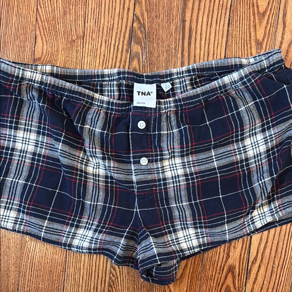 Aritzia TNA Plaid Boxer Shorts